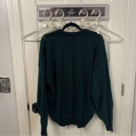 Vintage Impact Green and Black V-Neck Sweater - Picture 6 of 8